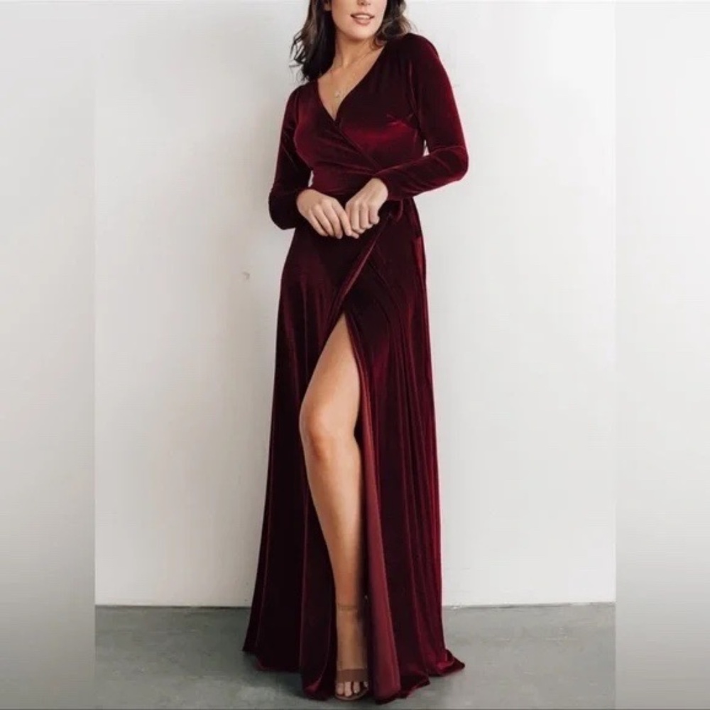 NWT Baltic Born Esmeralda Red Burgundy Velvet Long Sleeve Wrap Maxi Dress Size M